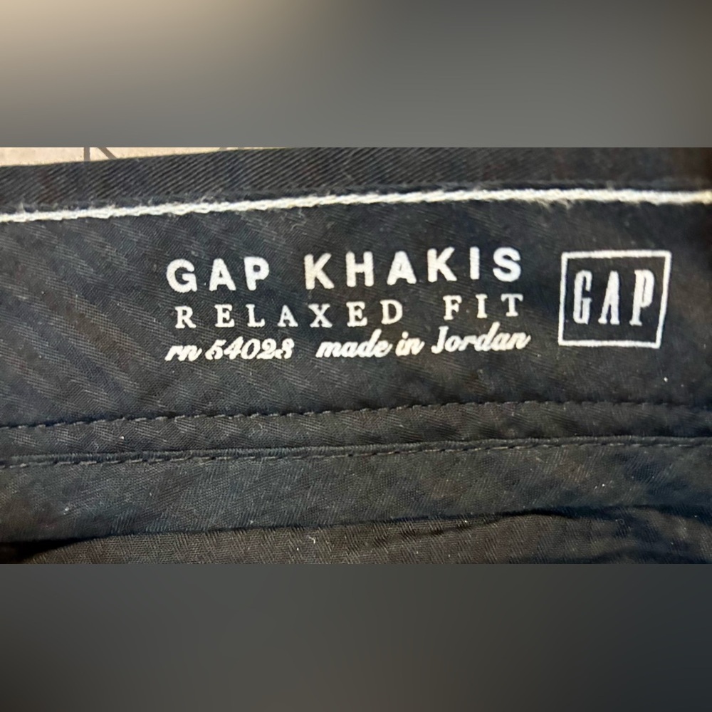 GAP Khakis Men’s Size 33/30‎ Black Relaxed Fit Pants - Picture 4 of 8